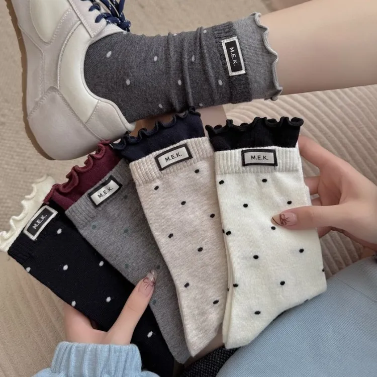 秋冬季新款波点中筒袜子百搭花边英文提花标女袜简约百搭休闲棉袜