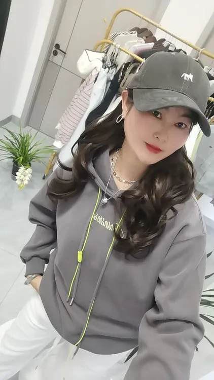 2025新款戴帽卫衣