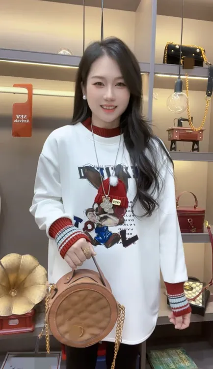 【红兔巴哥】重工长袖T恤上衣宽松秋冬打底外穿卫衣大白T加绒加厚