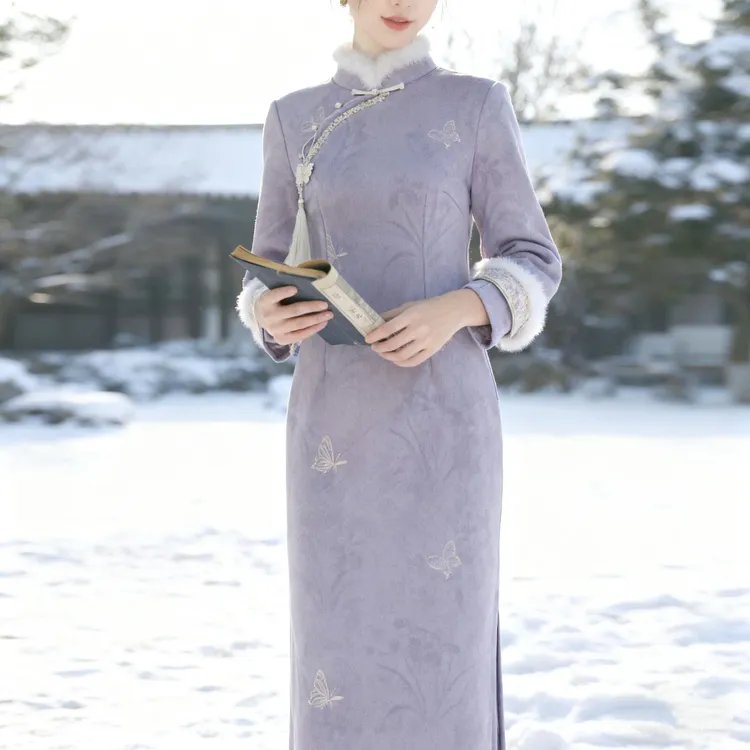 俏娘鱼优雅保暖新中式毛绒领旗袍女2025冬新款日常可穿改良年轻款