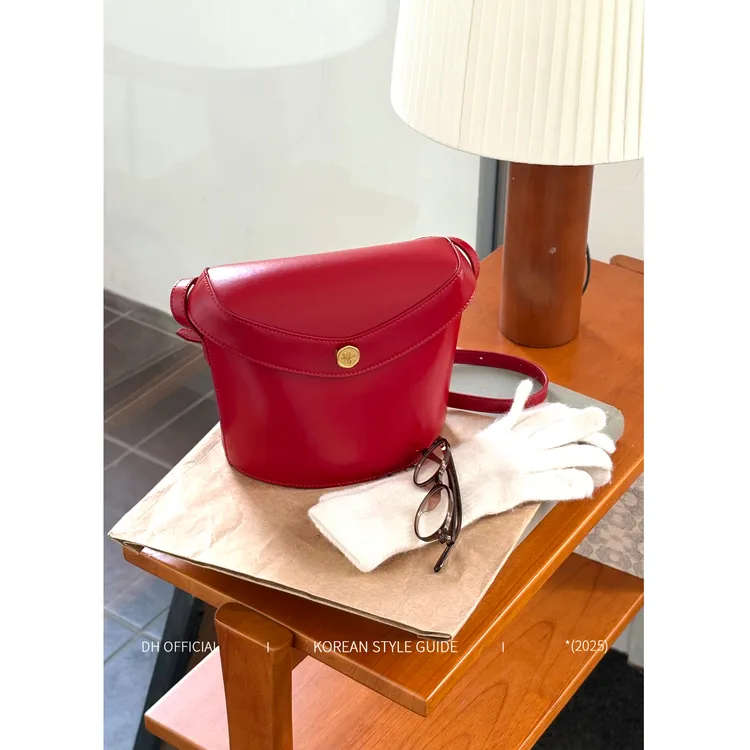 DH 大花 韩系休闲黑色斜挎包女款日常通勤水桶包