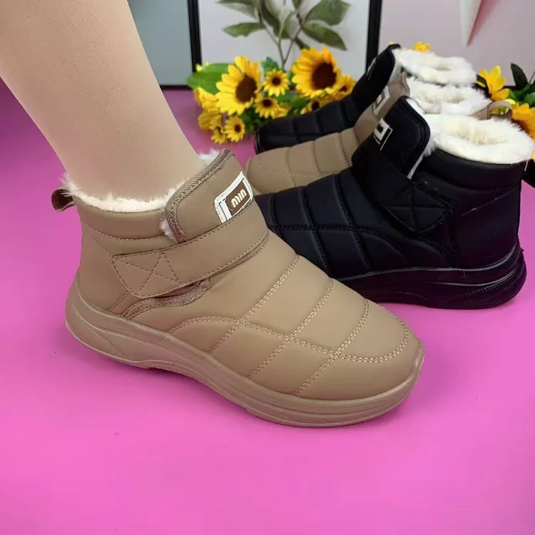 冬季新款加绒雪地靴女加厚防水高帮棉鞋保暖中老年防滑软底大棉靴