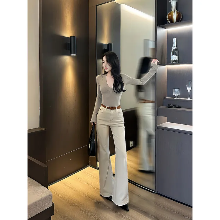 复古早秋季新款高腰微喇牛仔裤女2025爆款修身显瘦喇叭裤卡其筒喇