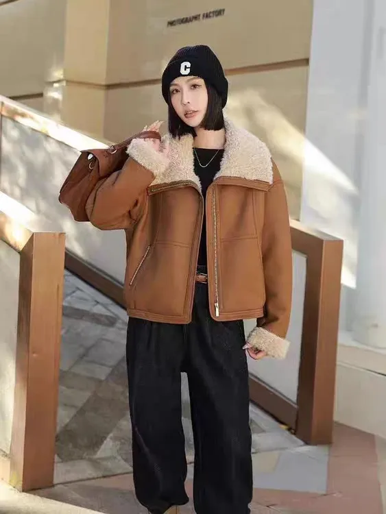 C125,秋冬新款时尚洋气翻领加绒加厚短款外套RS-AWE6D1152