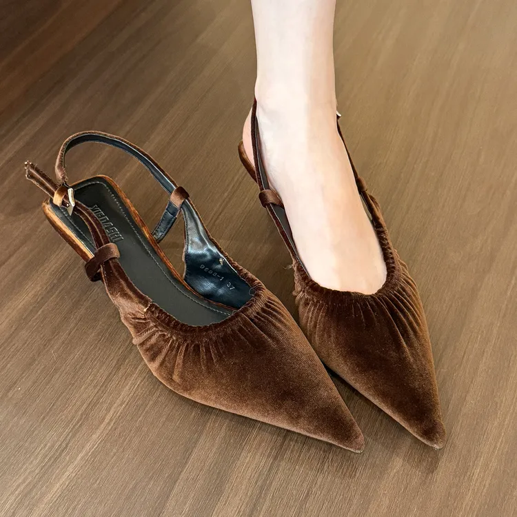 elingstudio 丝绒复古！棕色尖头皱褶高跟鞋女春季包头后空凉鞋