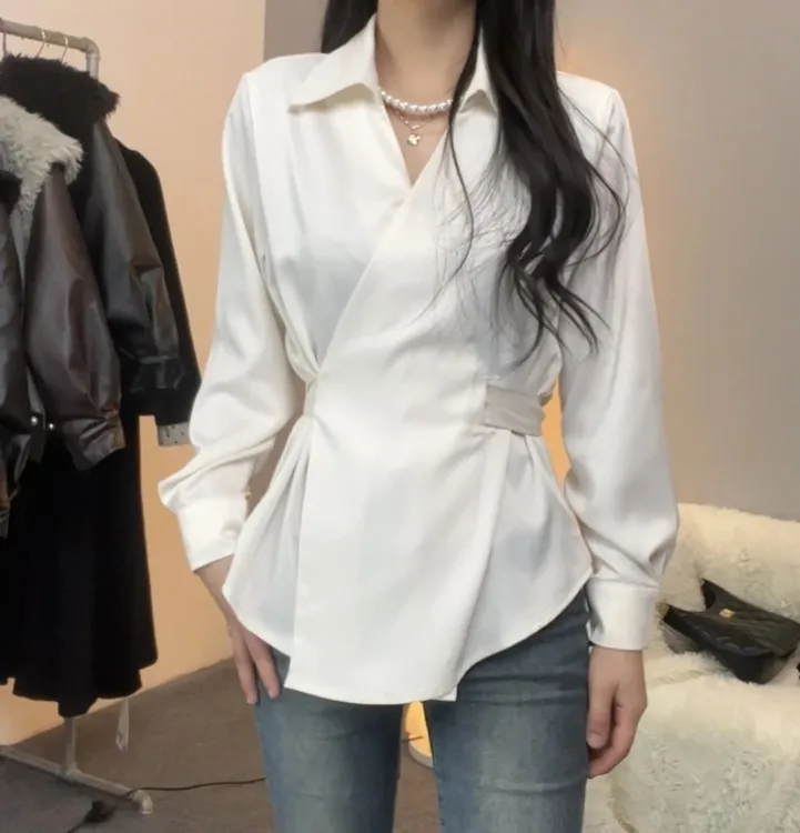 2025年秋季新款韩版时尚设计感衬衫女小众时尚百搭高级感上衣潮