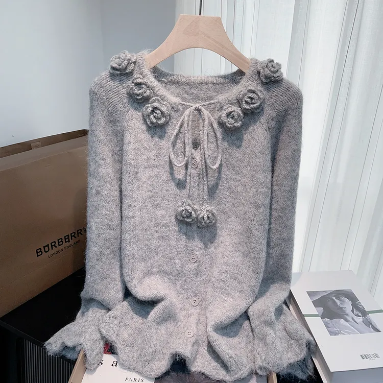 小香风高级感小众立体花朵通勤毛衣秋冬季韩系浣熊绒系带毛衣外套
