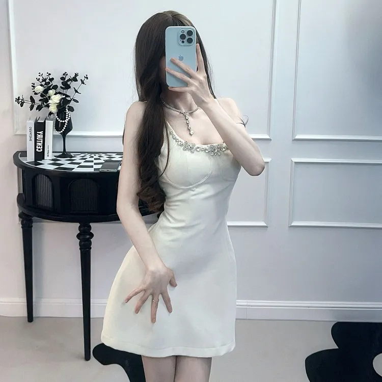 婠婠如玉 夏季高级气质吊带收腰显瘦连衣裙辣妹ins钉钻高腰短裙子