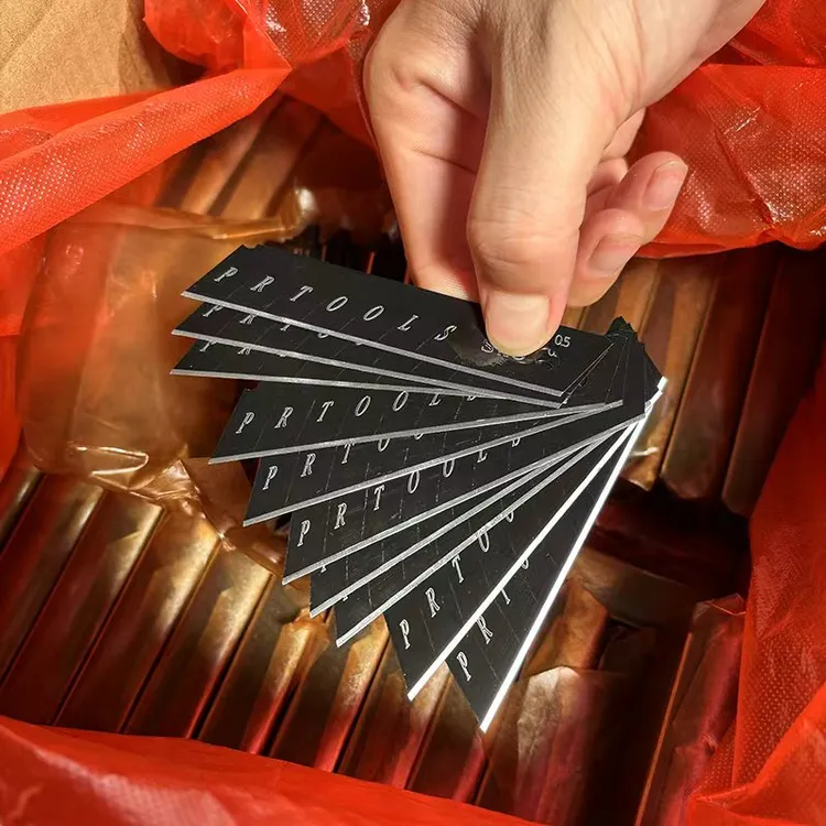 【100片装】加厚美工片散装全黑通用款18mm合金钢黑色刀片锋利