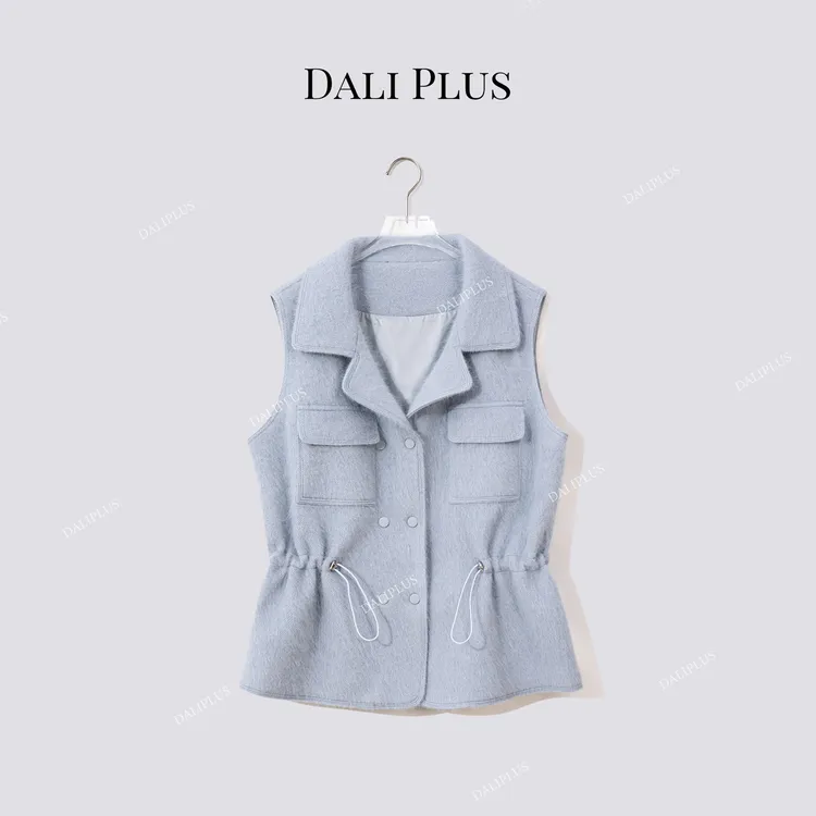 DALI PLUS“羊绒兔毛浅蓝拉绒收腰马甲”包边香风马甲-D5CH5239