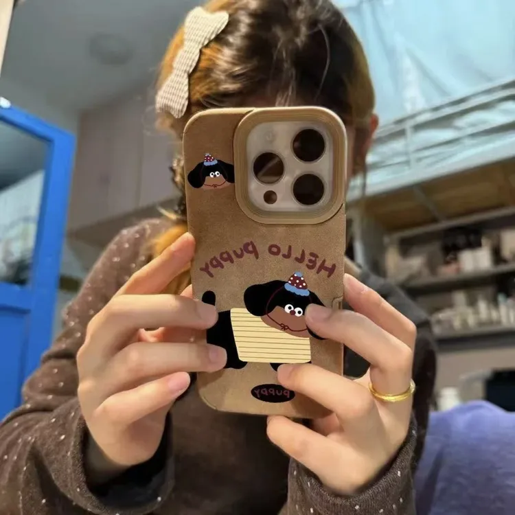 BANCA黄衣腊肠狗适用iPhone17/16翻毛皮手机壳华为vivo小米15oppo