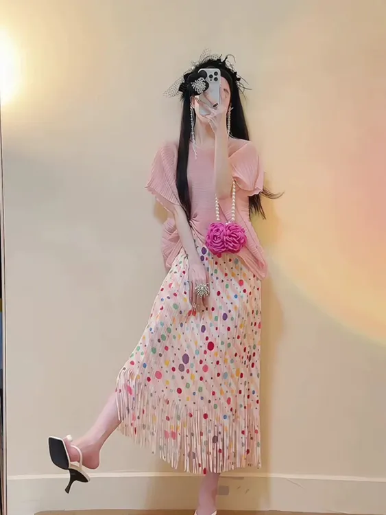 SS1008御姐气质女神范轻奢粉色褶皱上衣高级感波点褶皱半裙两件套