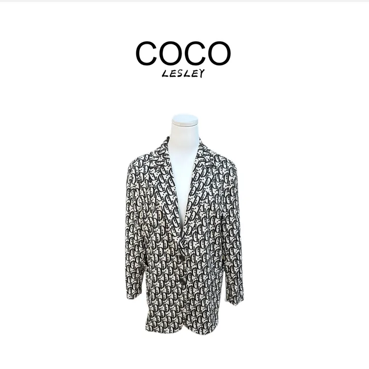 春季轻奢长袖标准西装领字母西服上装休闲上衣女风气质印花