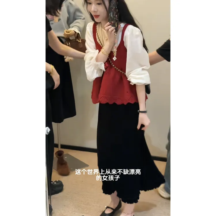秋季一整套女装2025新款韩版漏空吊带针织马甲衬衫半身裙三件套装