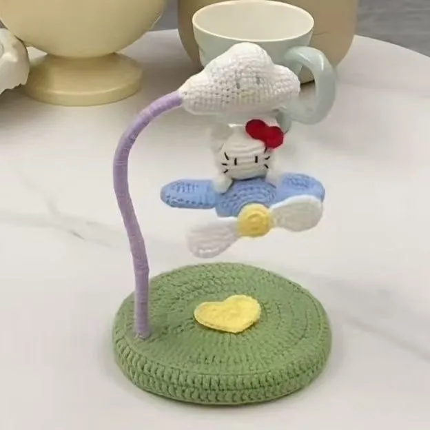 新款毛线钩针钩织可爱悬浮哈喽Kitty飞机diy材料包手作桌面摆件