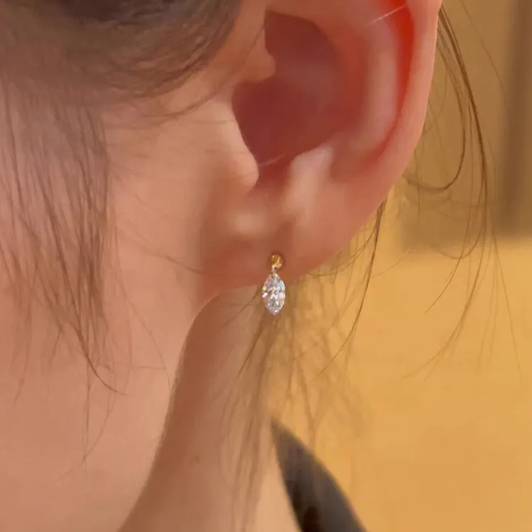 黄铜锆石耳饰水滴耳钉新款女精致法式高级感九尾狐旭平耳骨钉百搭