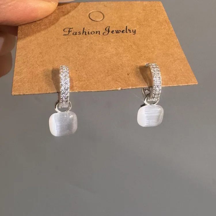 铜合金锆石耳饰 铜合金简约气质冰透猫眼石耳圈百搭气质耳环耳饰