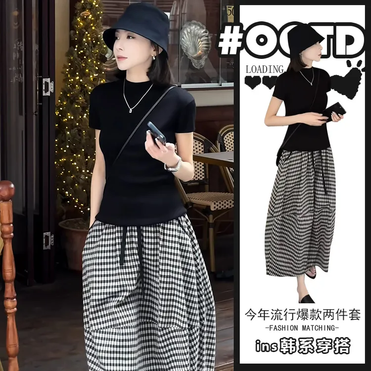 2025夏季高级感修身黑色T恤+高腰格子半身裙港味别致百搭两件套潮