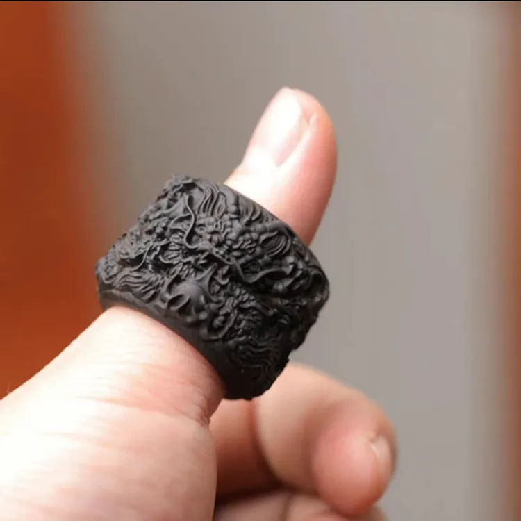 贡木九龙戏珠雕刻扳指禅意文玩古风戒指民族风实木文玩把挂件摆件