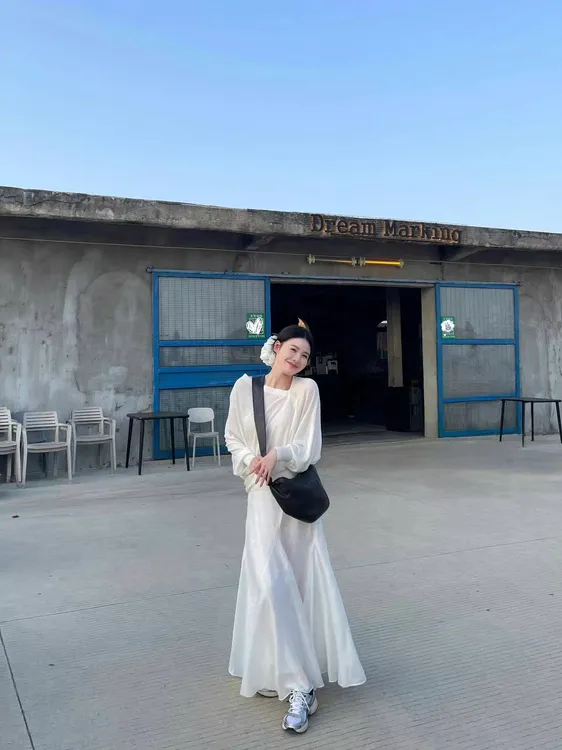 2025春夏新款法式不规则针织上衣轻薄防晒斜肩上衣气质飘逸半身裙