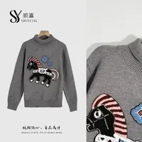 仟娜【马上有钱】软糯慵懒风时髦减龄小马刺绣毛衫SY76MS56767