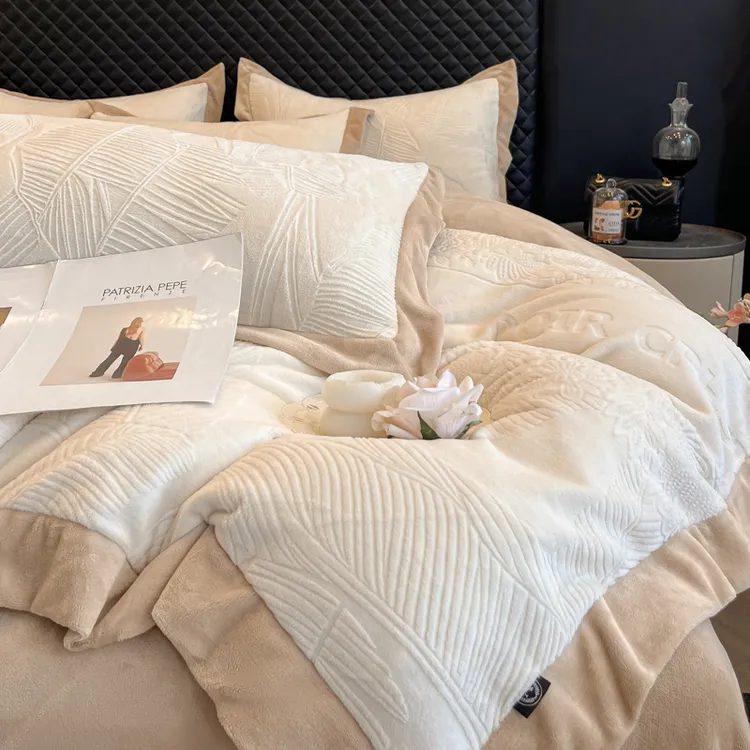 【牛奶绒四件套】轻奢宽边雕花款牛奶绒-高克重加厚-床单圆角荷叶边