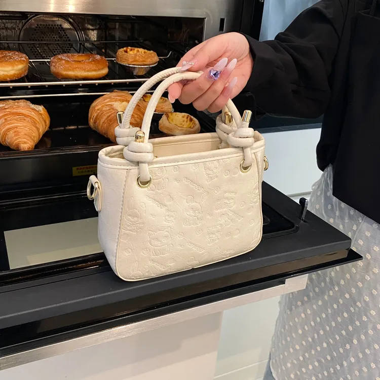 今年流行爆款小包包女春夏2025新款百搭斜挎包女士韩版手提水桶包