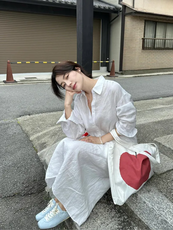 2025夏季新款韩系慵懒风简约白色休闲防晒长袖上衣百搭半身裙套装