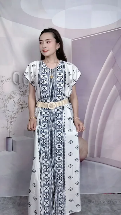 夏季透气轻职风纯色中长款黑白百搭连衣裙