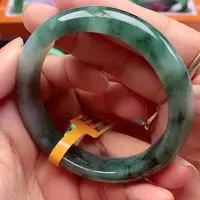 翡翠手镯未镶嵌翡翠
