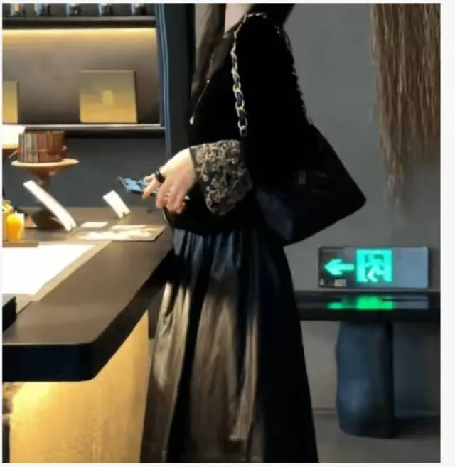 秋季新款时尚显瘦气质女士圆领长袖上衣复古半身裙女装