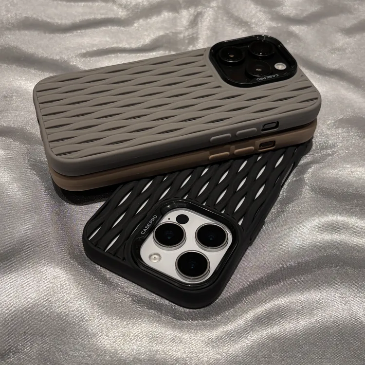 ZMGX镂空高级黑栏栅壳适用苹果16手机壳iPhone15promax散热14软13