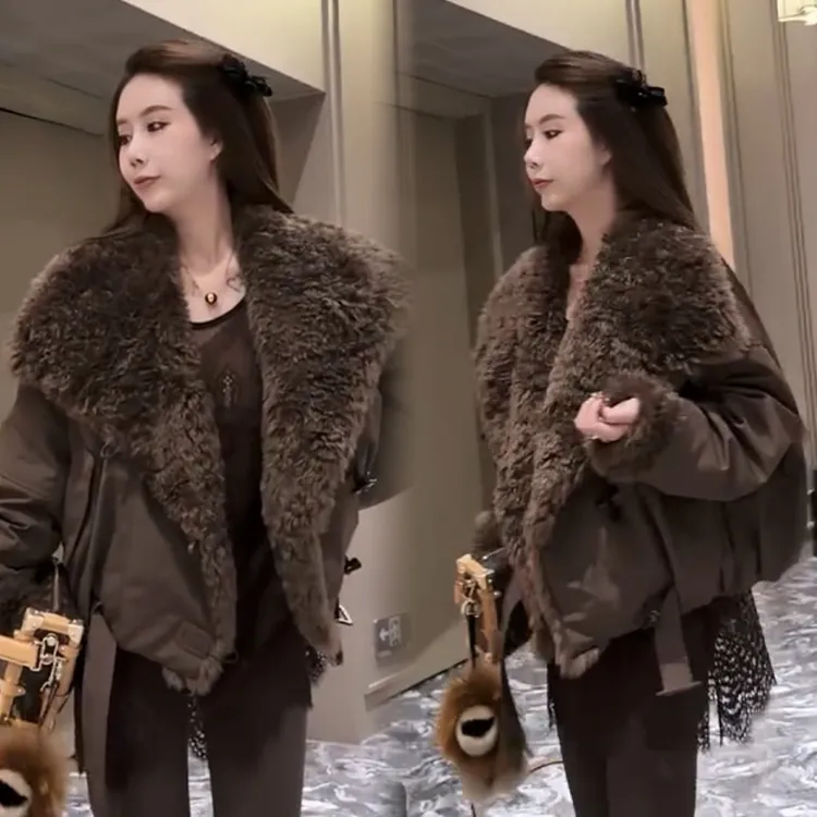 2025秋冬新款时尚显瘦气质网红高档洋气女高级百搭宽松大码外套潮