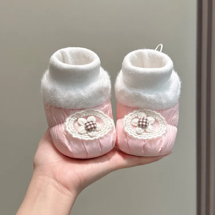 婴儿秋冬加绒袜鞋软底保暖新生儿步前鞋0-1岁棉鞋