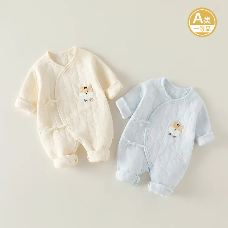 新生儿长袖连体衣秋冬季婴儿衣服纯棉加厚0-3个月宝宝夹棉蝴蝶衣
