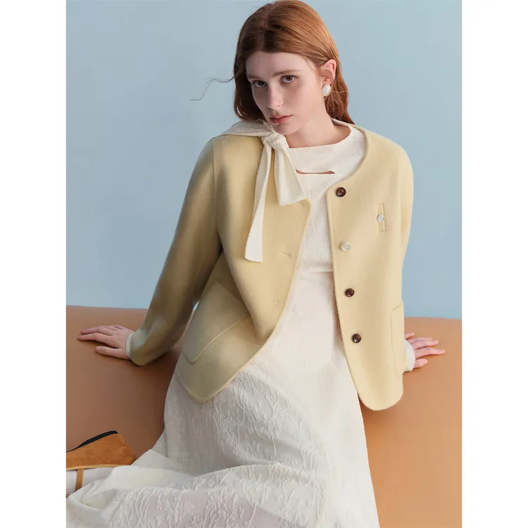 独束大码女装【海盐戚风】经典圆领毛呢外套25DS84109