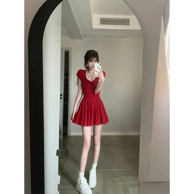 法式气质温柔风百搭开衫2025夏季新款设计感蕾丝拼接连衣裙两件套