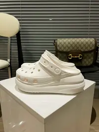 【原单尾货】经典泡芙洞洞鞋明星同款时尚户外厚底增高包头拖沙滩鞋