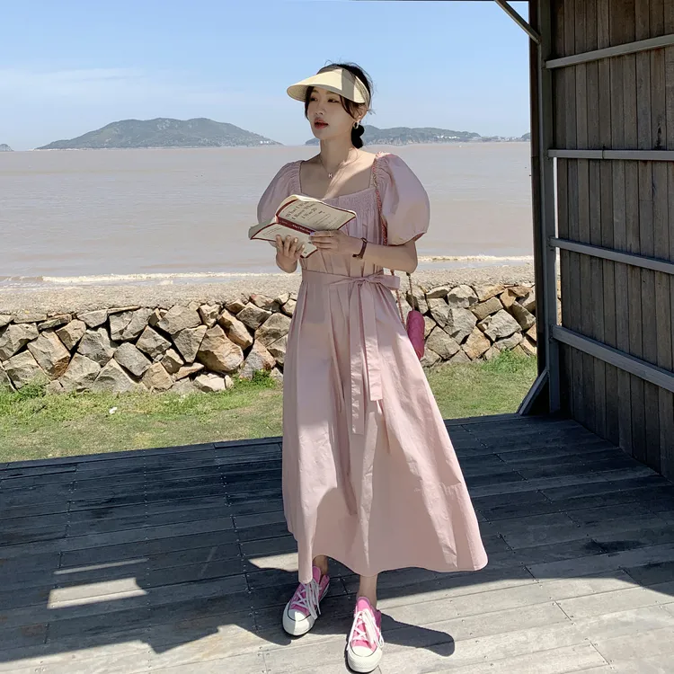 法式复古方领时尚连衣裙女2025夏新款气质减龄收腰显瘦泡泡袖长裙