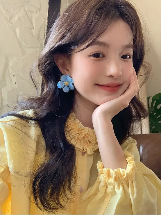 铜合金耳饰 仙气温柔蓝色立体花朵耳环女夏季出游氛围感百搭耳钉 