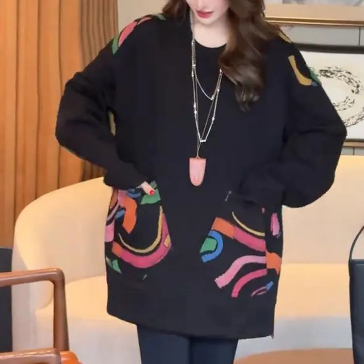 简约通勤时尚穿搭2025秋冬新款小众设计感后背印花减龄显瘦卫衣潮