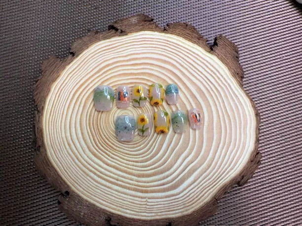 【春风日记】手绘水彩轻奢穿戴甲高级气质显白美甲定制款