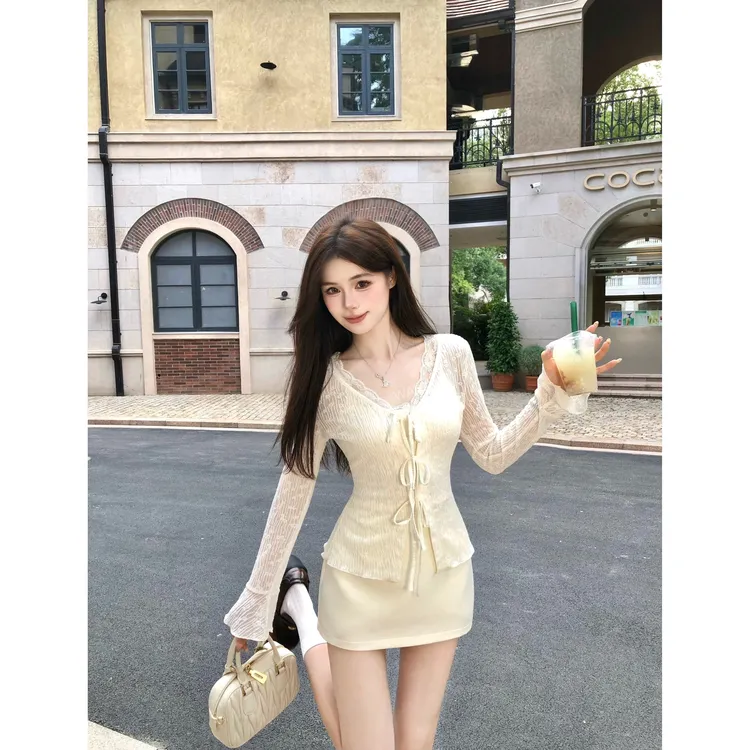 画解WAHJU【羽纱少女】蕾丝花边设计绑带米白色上衣半裙9790W