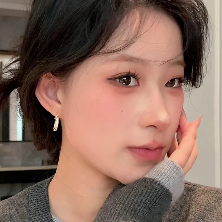 铜合金耳饰 百搭麻花小耳圈素圈新款高级个性圈圈女简约时尚