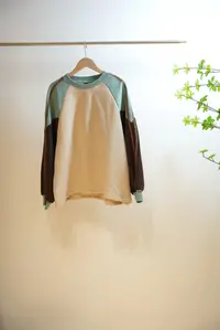 1-757-卡其拼棕色插肩袖卫衣休闲加绒上衣