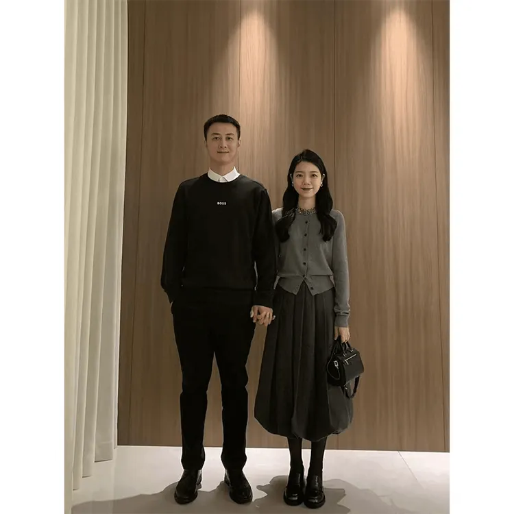 韩系搭配气质穿搭高级感女2025秋灰色小众针织开衫高腰休闲半身裙