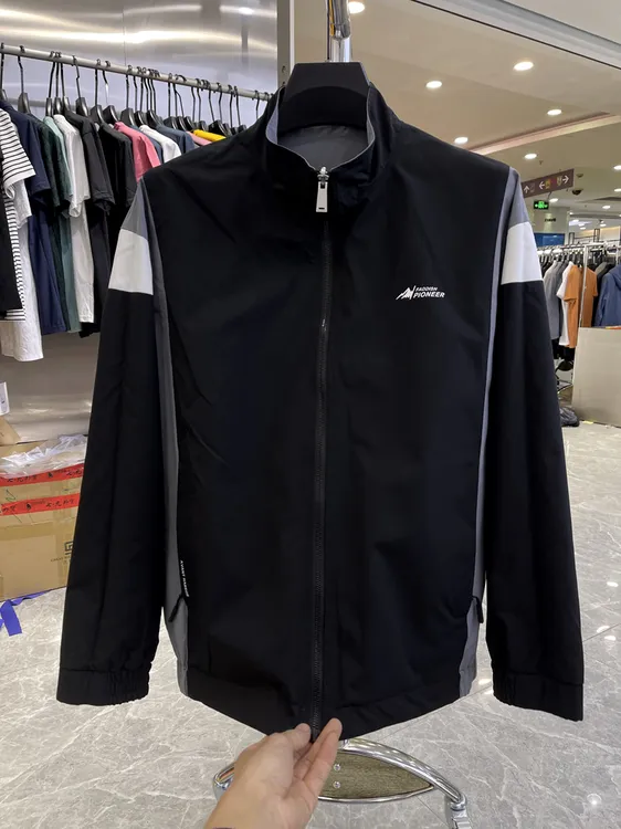 (1Y321)商场品牌尾货立领夹克易打理有型肩部撞色上衣两面穿外套