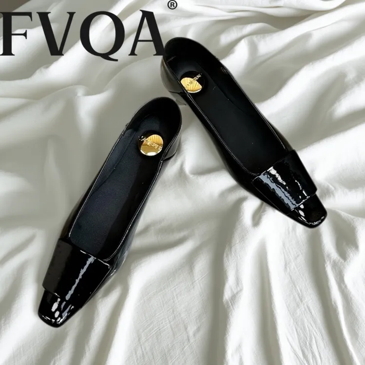 FVQA法式小方头漆皮浅口单鞋2025早春新款绸缎方扣简约小众平底鞋
