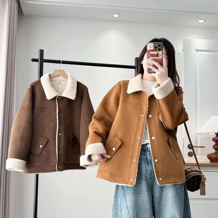 大码女装冬季新款120-200斤遮肚子宽松翻领加厚麂皮绒外套棉服