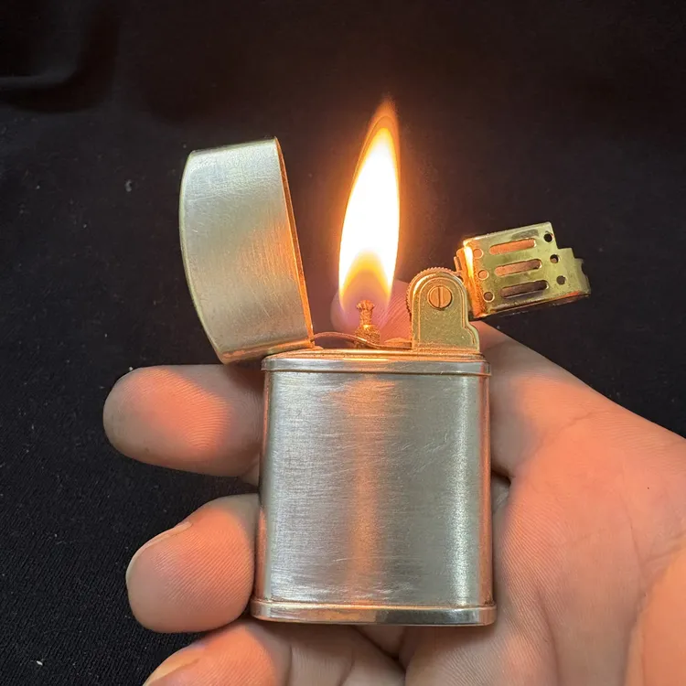 日本风车古董翻盖煤油打火机